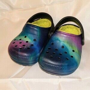 Crocs Kids Galaxy Out Of This World Classic Clogs Lines Size 6C blue tye-dye